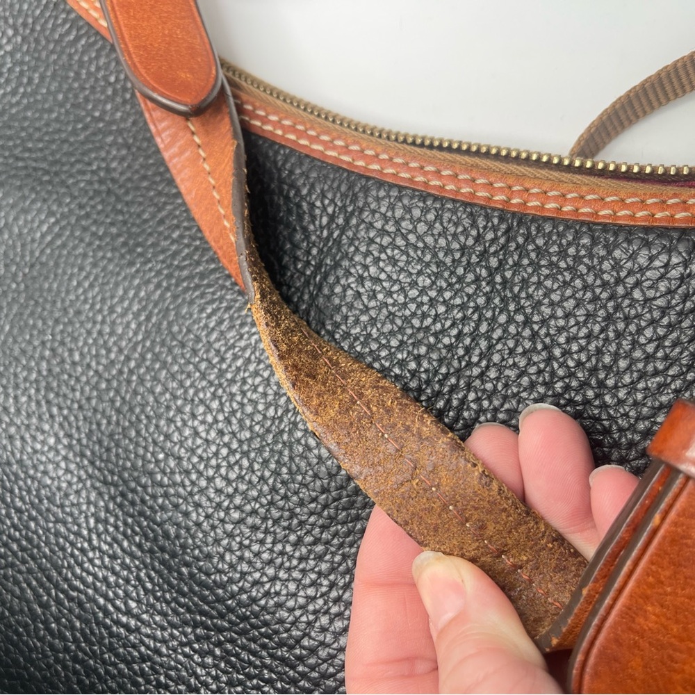 Dooney & Bourke Pebble Grain Leather Black Hobo Shoulder Purse (Pre-Owned) - Picture 12 of 16